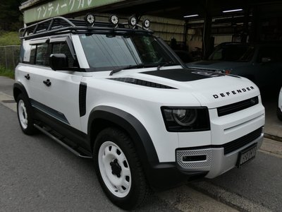 LAND ROVER DEFENDER - 7