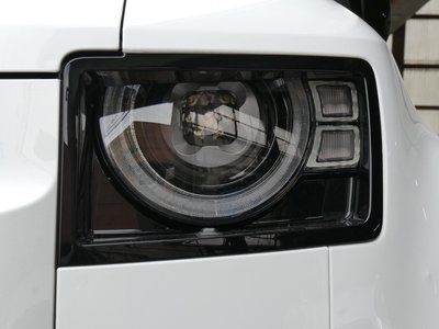 LAND ROVER DEFENDER - 9