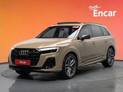 AUDI Q7 - 1