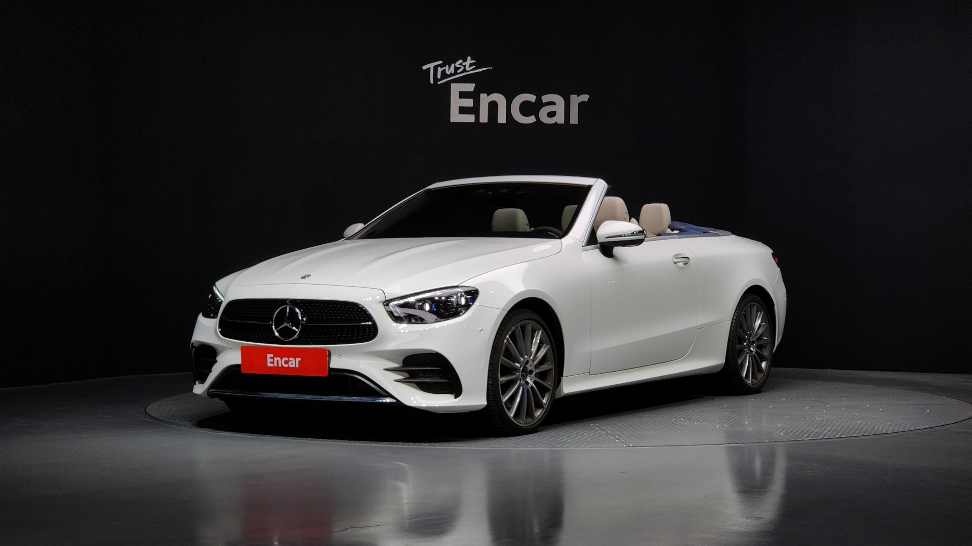 MERCEDES-BENZ E-CLASS - View 1