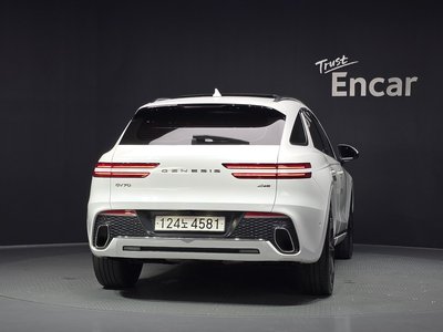 صورة 3 لـ 2021 Genesis GV70