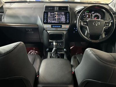 TOYOTA LAND CRUISER PRADO - 9