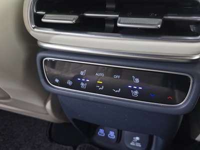2024 Genesis GV80 thumbnail 34