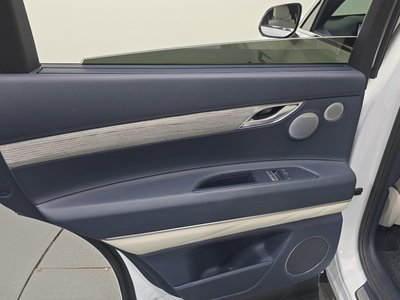 2024 Genesis GV80 thumbnail 15