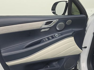 2024 Genesis GV80 thumbnail 14
