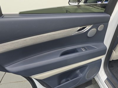 2024 Genesis GV80 thumbnail 27