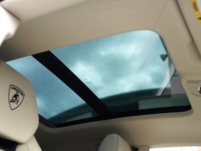 LAMBORGHINI URUS - 2