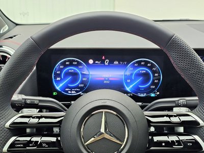 MERCEDES-BENZ EQA - 8