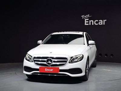 MERCEDES-BENZ E-CLASS - 2