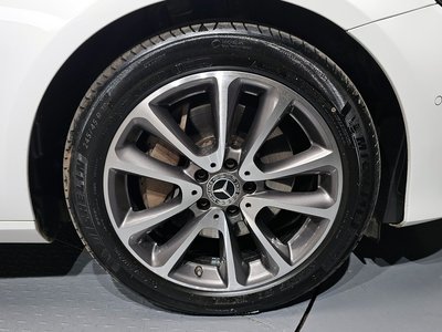 MERCEDES-BENZ E-CLASS - 6