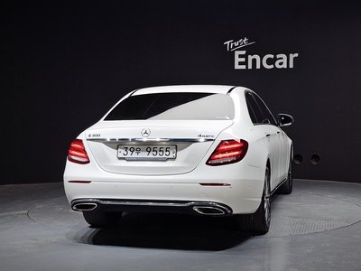 MERCEDES-BENZ E-CLASS - 4