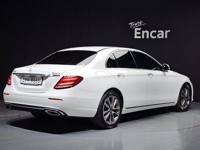 MERCEDES-BENZ E-CLASS - 3