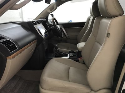 TOYOTA LAND CRUISER PRADO - 9