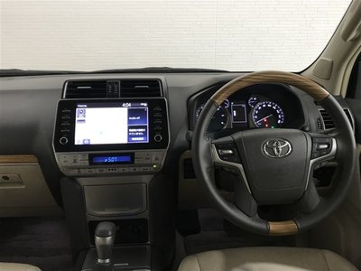 TOYOTA LAND CRUISER PRADO - 10