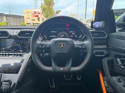 2024 Lamborghini URUS — фото 4