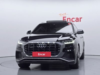 AUDI Q8 - 2