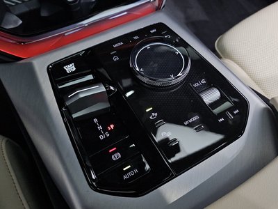 2025 BMW X3 — миниатюра 12