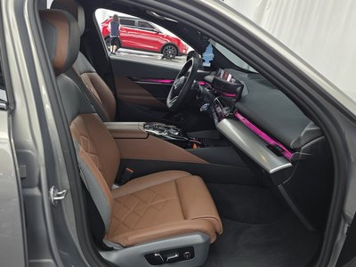 2025 BMW 5 SERIES thumbnail 16
