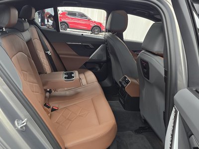 2025 BMW 5 SERIES thumbnail 17