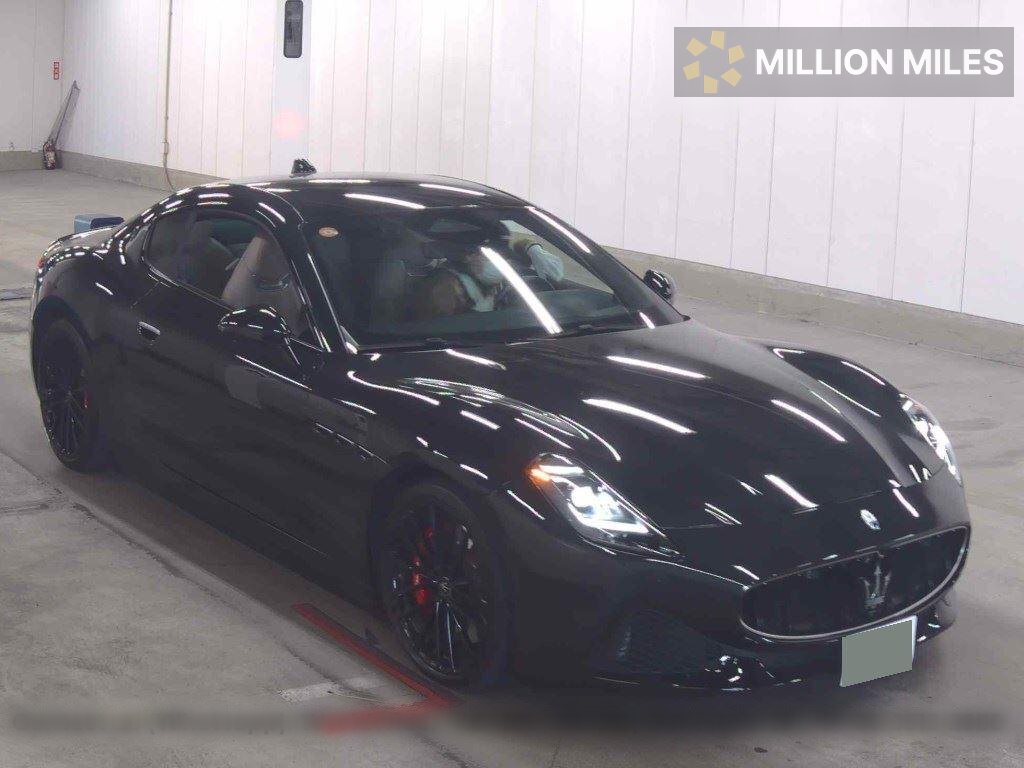 MASERATI GRANTURISMO - View 1