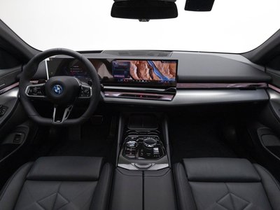 BMW 5 SERIES - 4