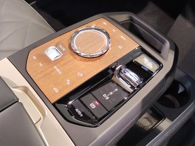 صورة مصغرة 51 لـ 2025 BMW IX