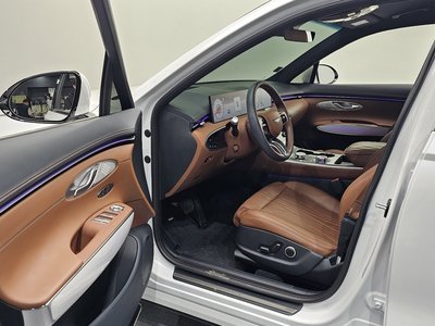 2025 Genesis GV70 thumbnail 13