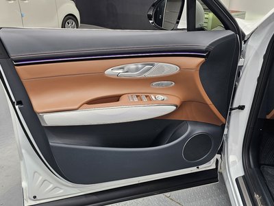 2025 Genesis GV70 thumbnail 14
