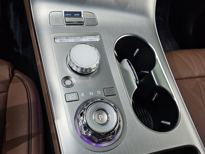 2025 Genesis GV70 thumbnail 12