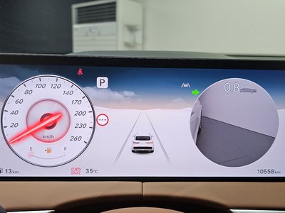 2025 Genesis GV70 thumbnail 11