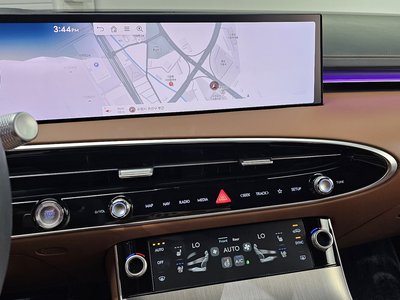 2025 Genesis GV70 thumbnail 20