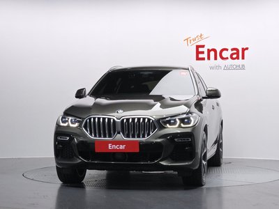 2021 BMW X6 photo 2