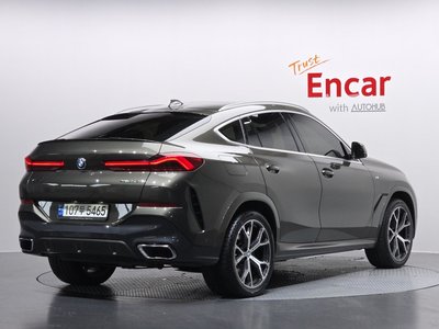 2021 BMW X6 photo 3
