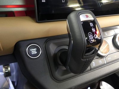 LAND ROVER DEFENDER - 2