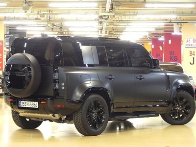 LAND ROVER DEFENDER - 4