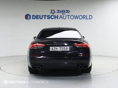 2014 Maserati QUATTROPORTE photo 2
