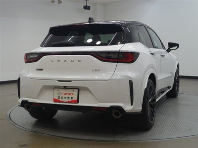 صورة 8 لـ 2024 Lexus LBX