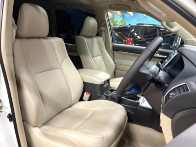 TOYOTA LAND CRUISER PRADO - 8