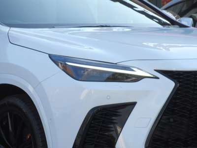 صورة 7 لـ 2025 Lexus NX