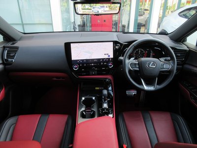 صورة 2 لـ 2025 Lexus NX