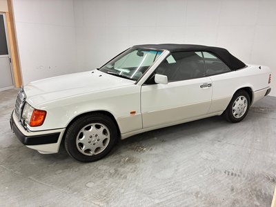 1993 Mercedes-BENZ MEDIUM-CLASS photo 4