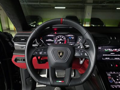 LAMBORGHINI URUS - 5