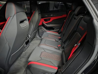 LAMBORGHINI URUS - 7