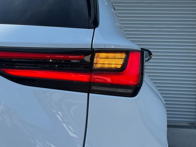 2025 Lexus NX thumbnail 35