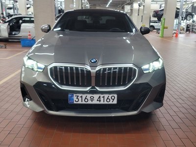 2026 BMW 5 SERIES photo 2