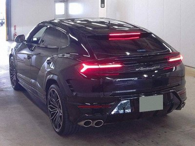 LAMBORGHINI URUS - 1