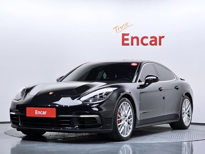 PORSCHE PANAMERA - 1