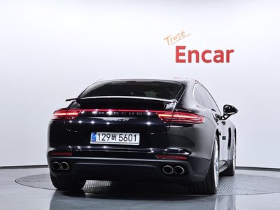 PORSCHE PANAMERA - 4