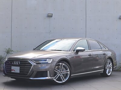 AUDI S8