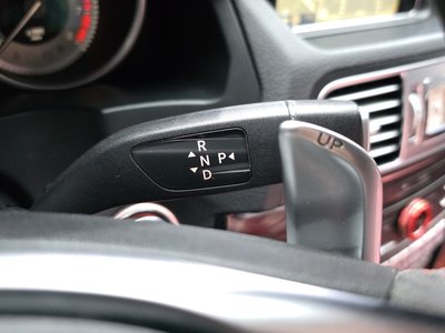 MERCEDES-BENZ E-CLASS - 9